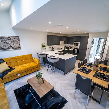 4-Bed Townhouse, Secure & Close To Leeds City Centre- Ideal For Corporate Guests Esterno foto