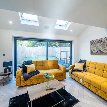 4-Bed Townhouse, Secure & Close To Leeds City Centre- Ideal For Corporate Guests Esterno foto