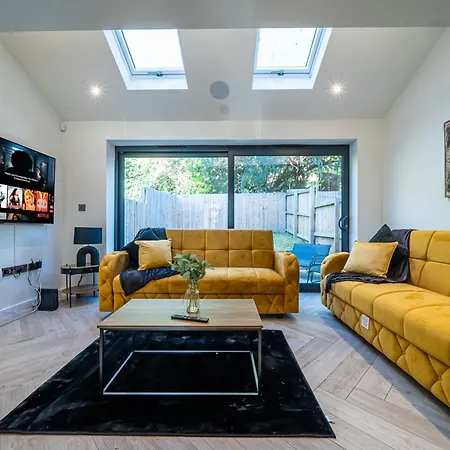 4-Bed Townhouse, Secure & Close To Leeds City Centre- Ideal For Corporate Guests Esterno foto