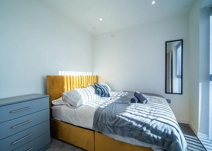 4-Bed Townhouse, Secure & Close To Leeds City Centre- Ideal For Corporate Guests
