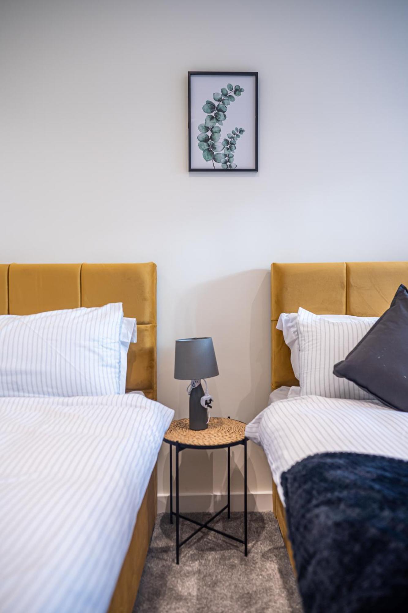 4-bed Townhouse, Secure & Close To Leeds Centre- Ideal For Corporate Guests *
