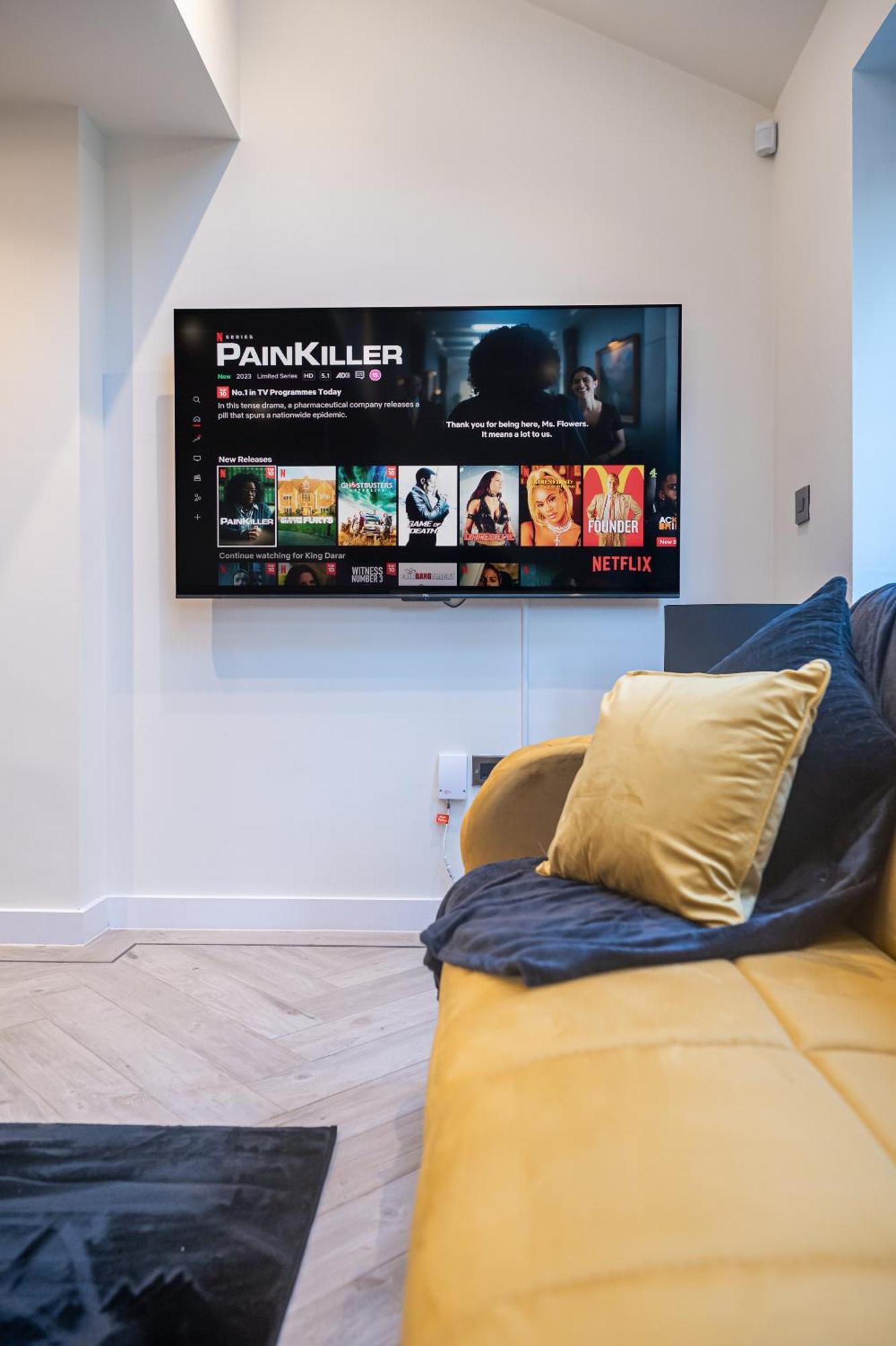 Apartment 4-bed Townhouse, Secure & Close To Leeds Centre- Ideal For Corporate Guests *