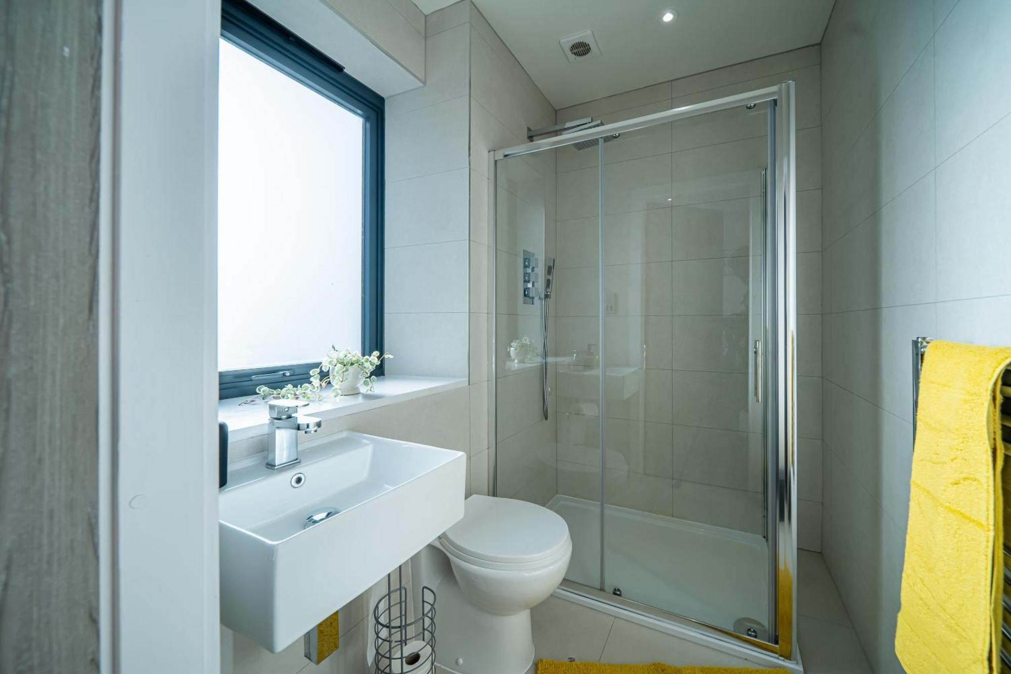 4-bed Townhouse, Secure & Close To Leeds Centre- Ideal For Corporate Guests