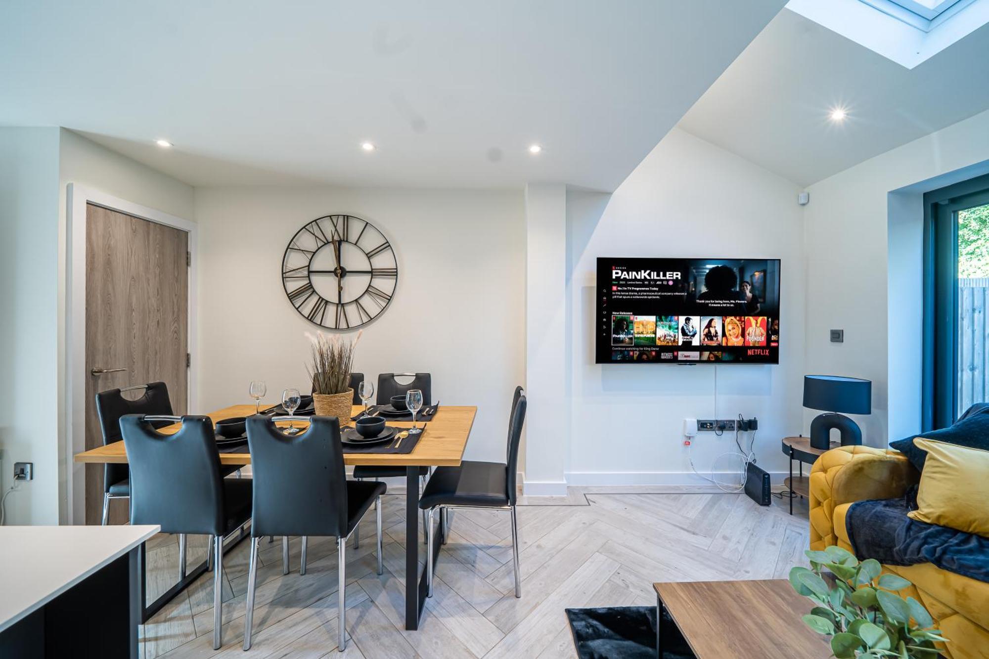 4-bed Townhouse, Secure & Close To Leeds Centre- Ideal For Corporate Guests Apartment